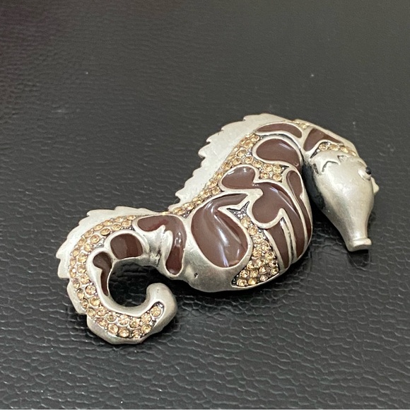 Unsigned Silver-tone Enameled Rhinestones Seahorse Figural Pendant Brooch 11.3g - Picture 5 of 12